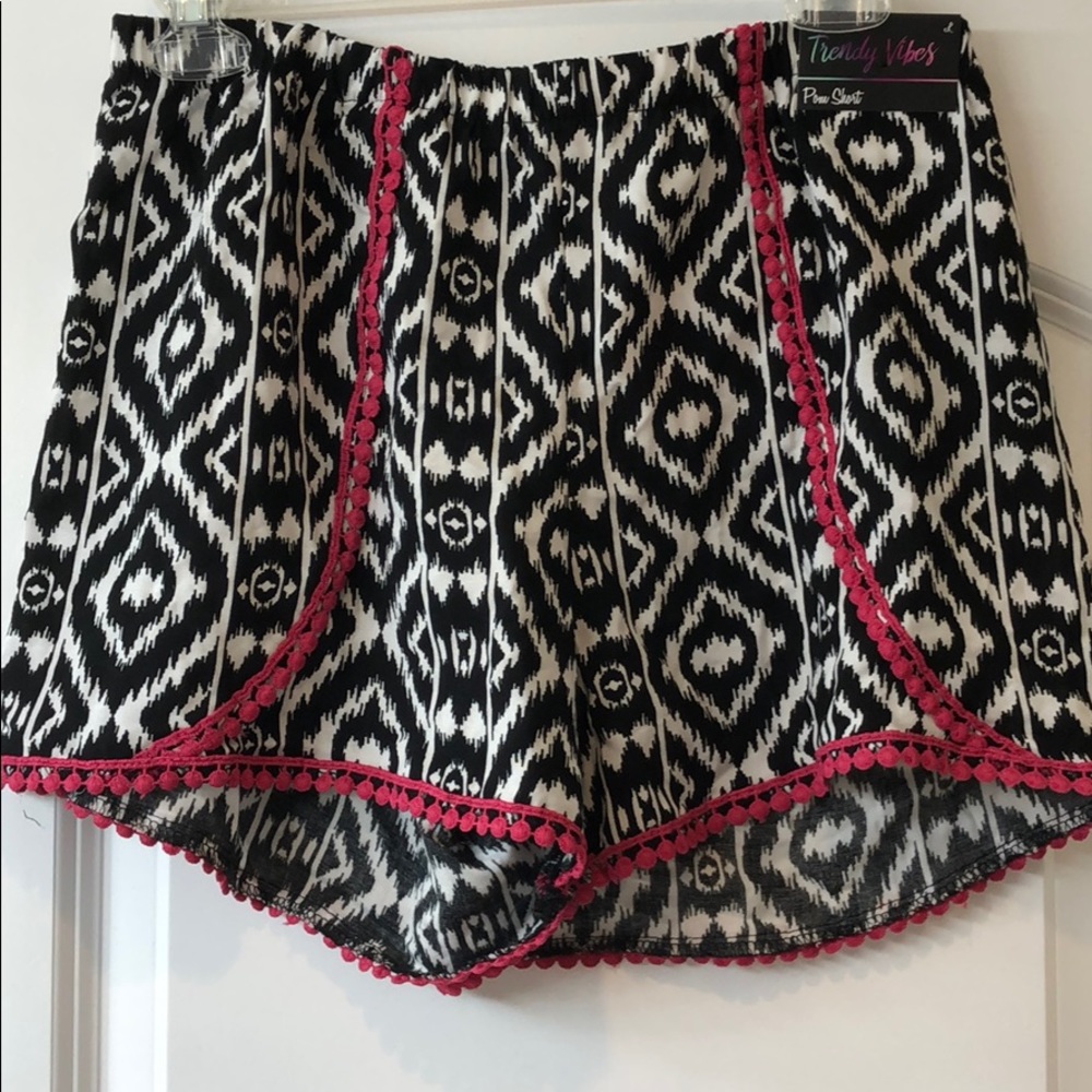 Trendy Vibes Pom Shorts - 2 Pairs